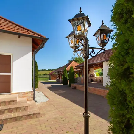 Meszkoe Vendeghaz - Meszes Apartment Exterior photo